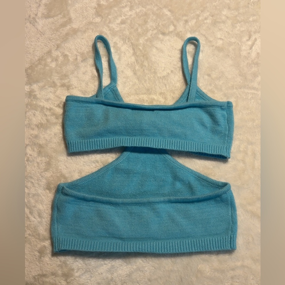 VRG GRL Turquoise Cut Out Crop Top - Picture 13 of 16